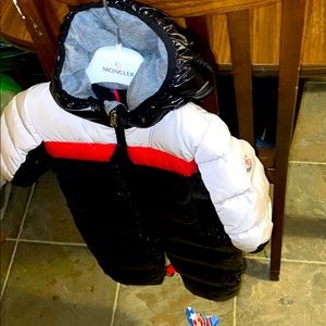 Baby snowsuit like new worn twice (authentic)